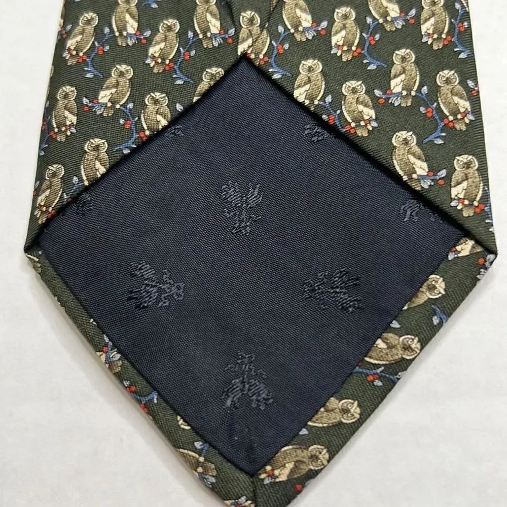 Brooks Brothers Basics Silk tie with owl print in Hunter green EUC